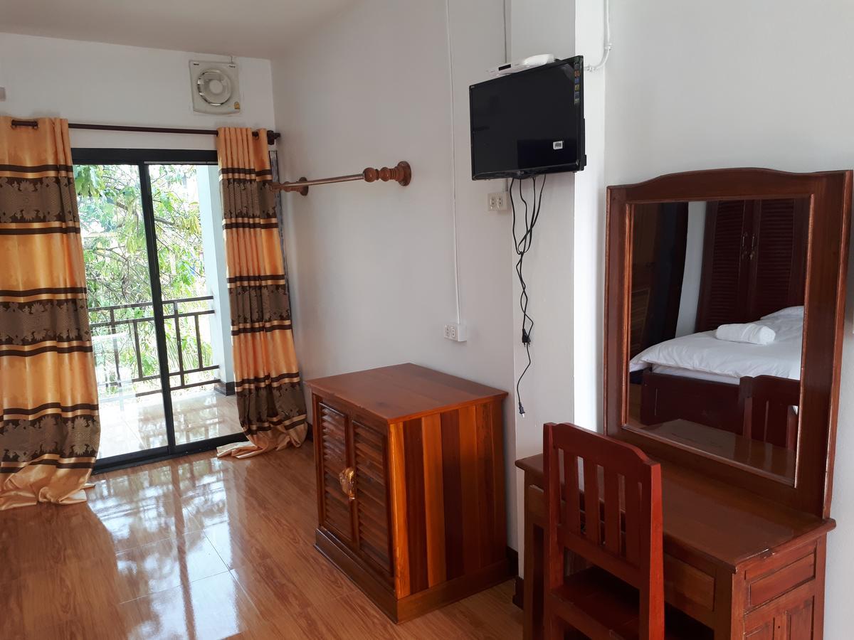 Alisona Hostel Ванг-Виенг Экстерьер фото