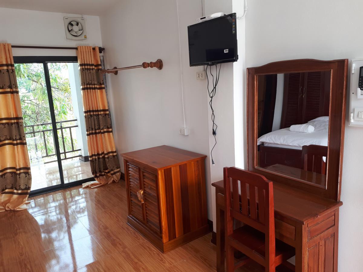 Alisona Hostel Ванг-Виенг Экстерьер фото